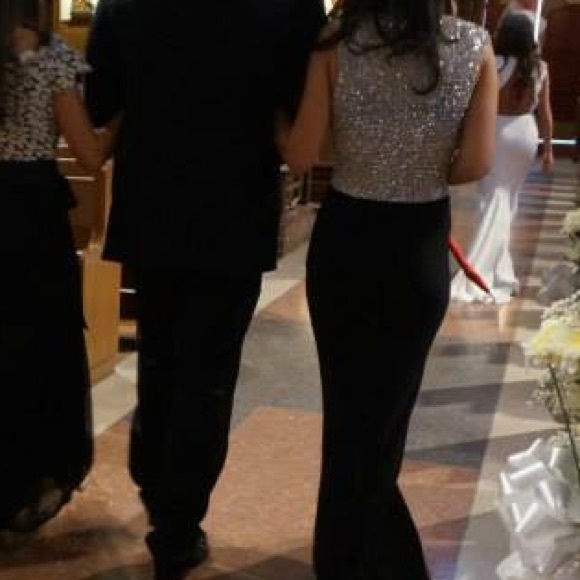 Black sequin gown - Picture 2 of 4